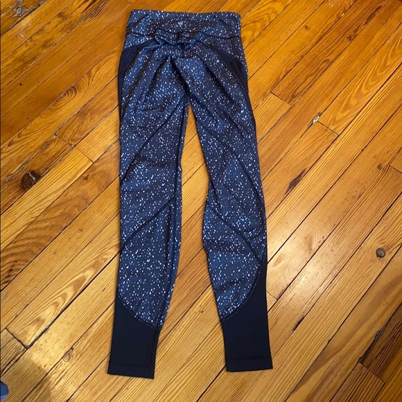 Lululemon Pants - Picture 1 of 7
